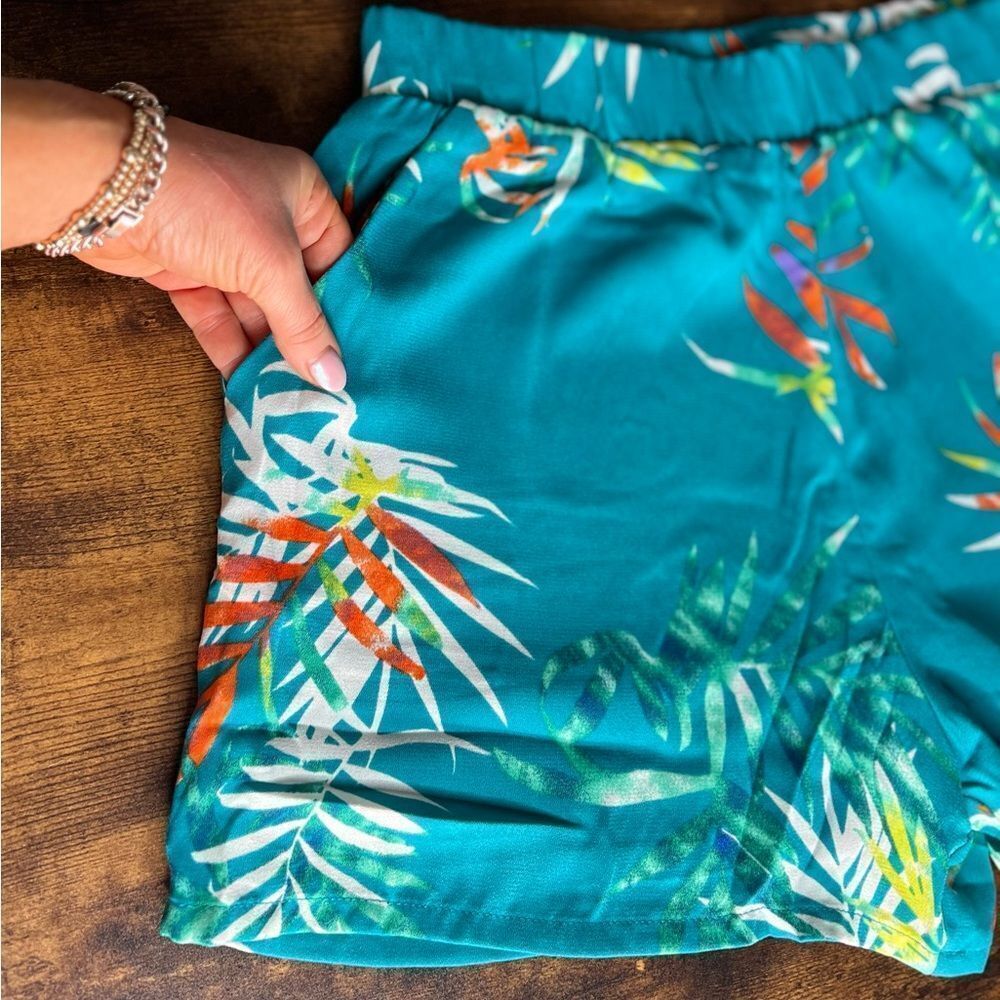 Revolve Three Eighty-Two Lightweight Tropical Sho… - image 8